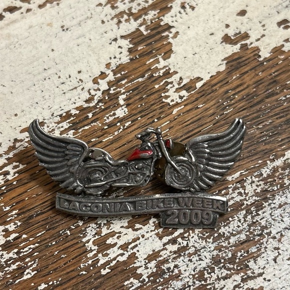 2009 Laconia, New Hampshire NH Bike Motorcycle Week Pin Lapel - Picture 2 of 6